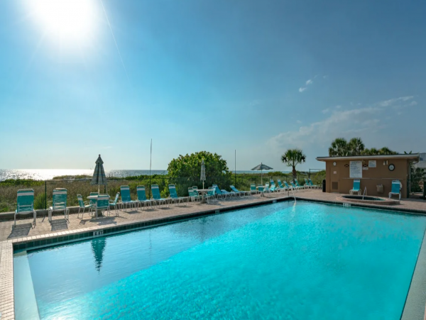 Updated 4th floor corner unit right on the Gulf